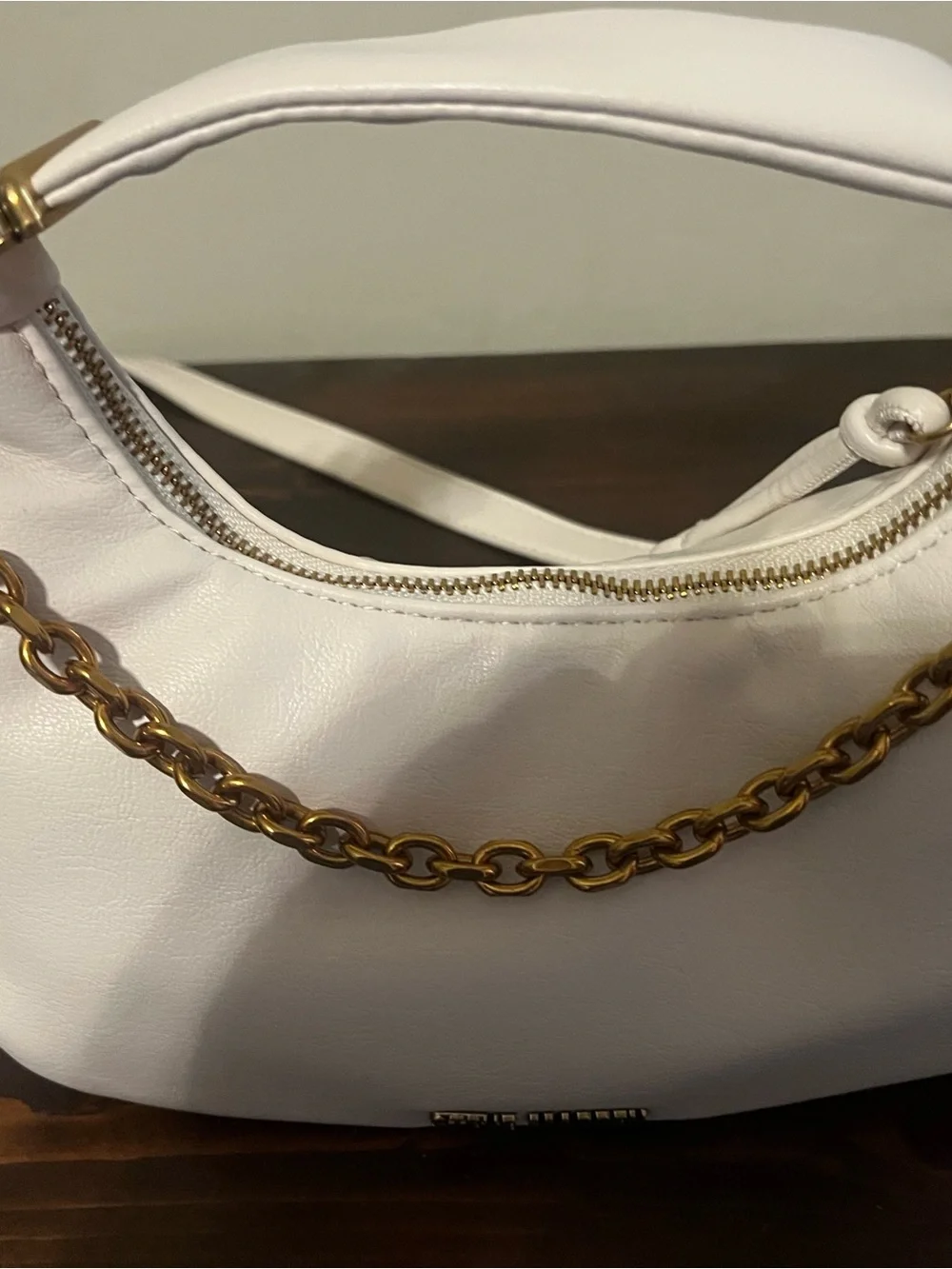 Steve Madden White Faux Leather Hobo Shoulder Bag with Gold Hardware - Picture 3 of 5